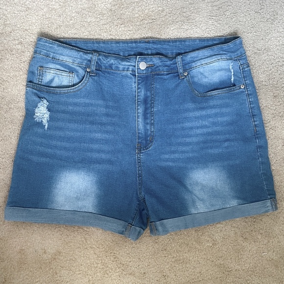 SHEIN Women’s Curve Mid Wash High Waisted Distressed Denim Jean Shorts Size 3XL - Picture 2 of 6